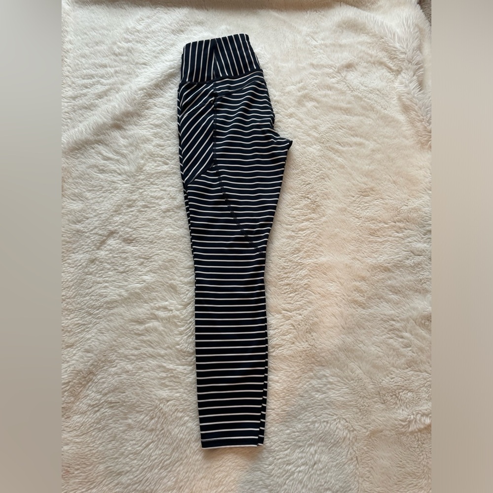 Athleta crop leggings - Picture 2 of 11
